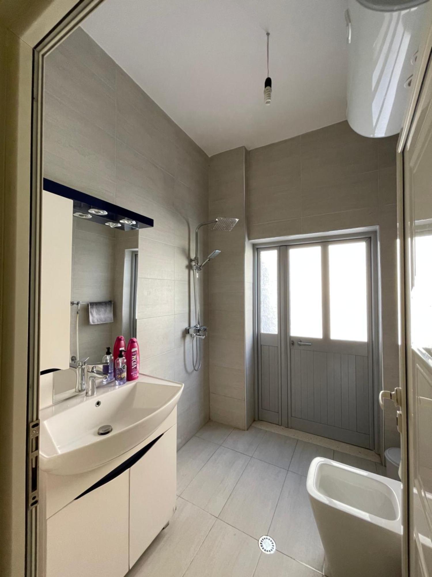 New Baazar Terrace Apartment تيرانا المظهر الخارجي الصورة